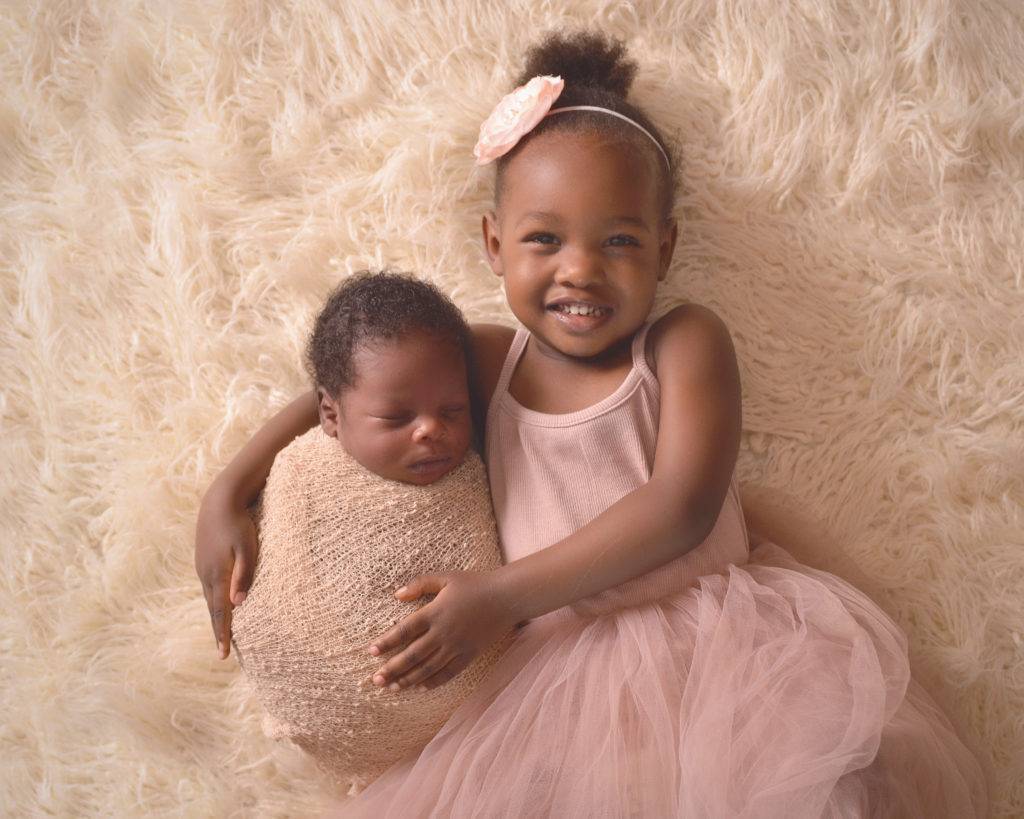 DSC_4261 - Giliane E. Mansfeldt Photography older sister and newborn brother, at a newborn photography session