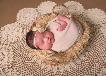 The Right Size Baskets and Buckets For Every Newborn Photoshoot