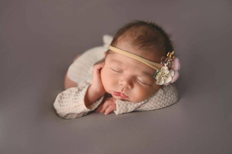 Safe and Cute How To Use Newborn Photography Posing Pillows Giliane