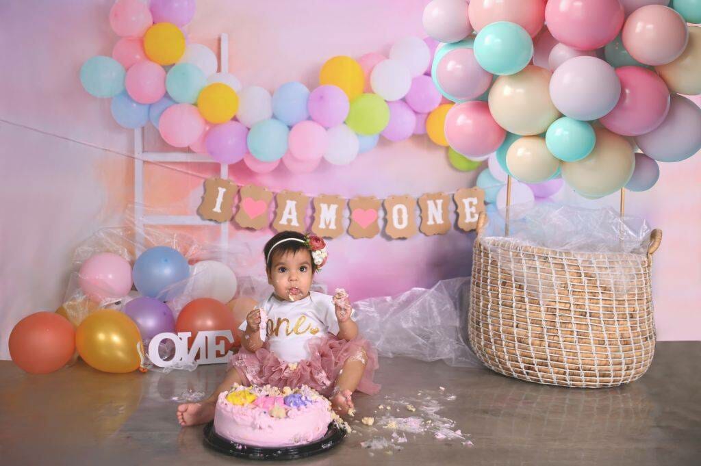 cake smash photography session, balloon themed, saint paul, minnesota