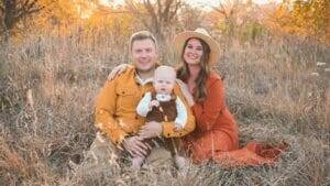 Tips for Stunning Fall Family Photos in Minnesota cover