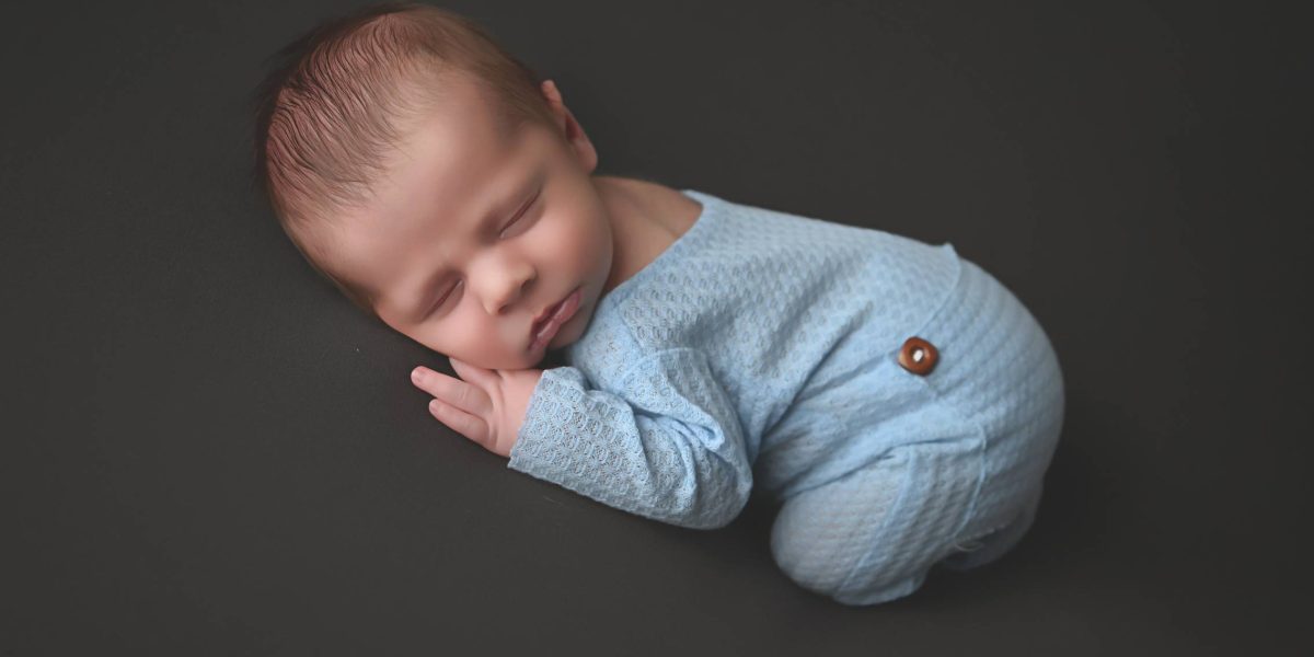Newborn PHotography, Saint Paul Minnesota, in studio, posed newb Newborn PHotography, Saint Paul Minnesota, in studio, posed newb