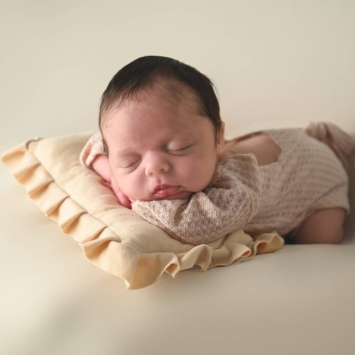 Newborn PHotography, Saint Paul Minnesota, in studio, posed newb Newborn PHotography, Saint Paul Minnesota, in studio, posed newb